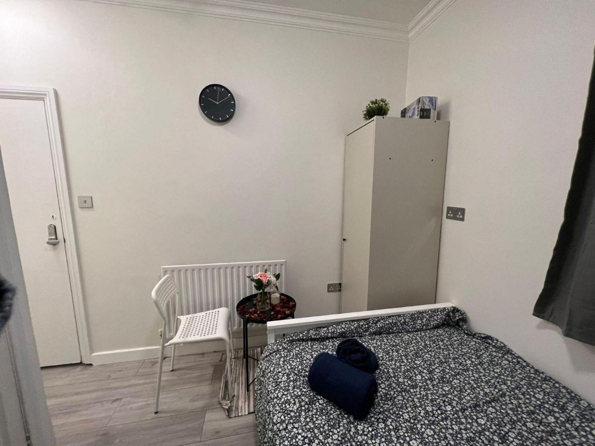Lovely Apartment Close To Acton Central Station Londýn Exteriér fotografie